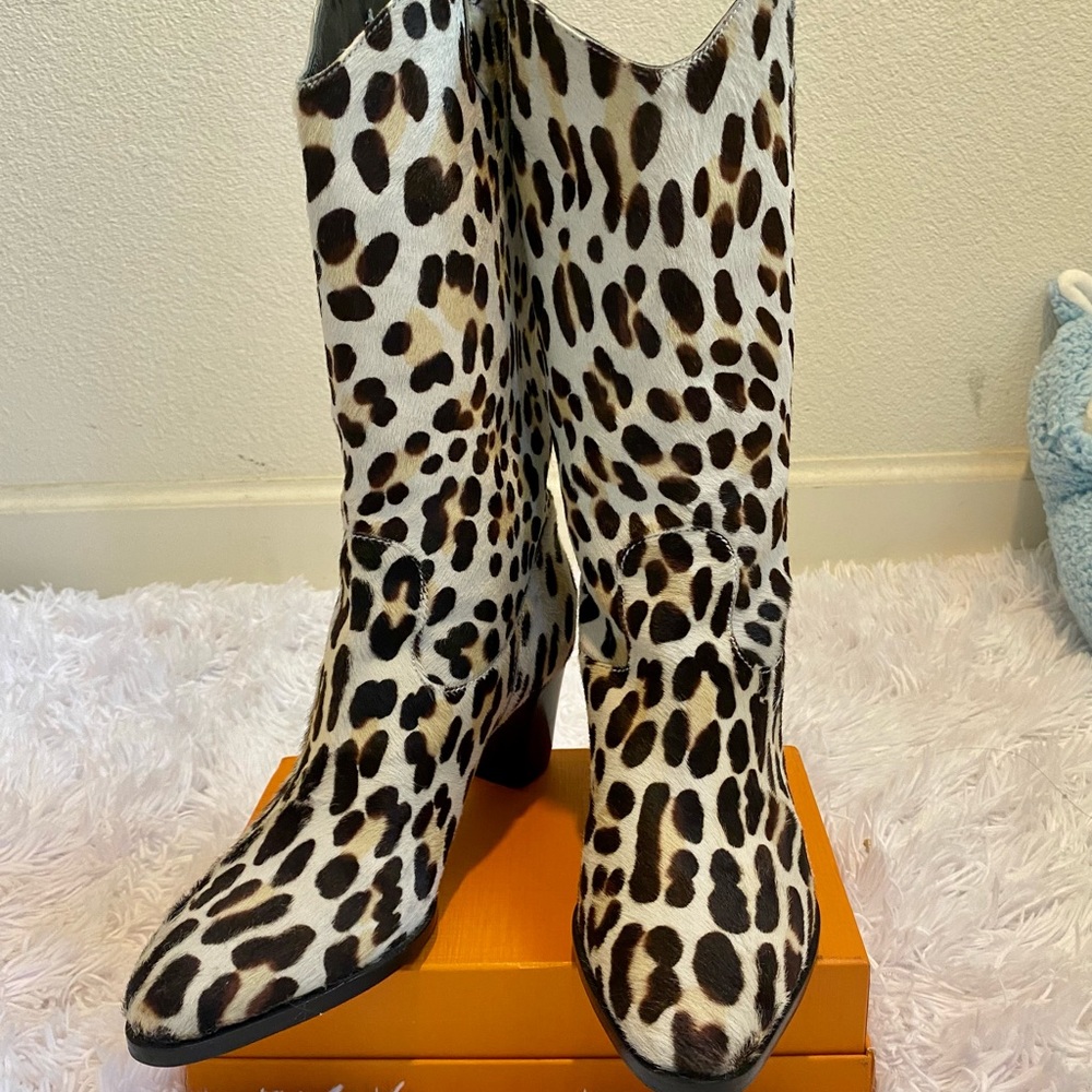 Cassdei animal print boots size 7.5
